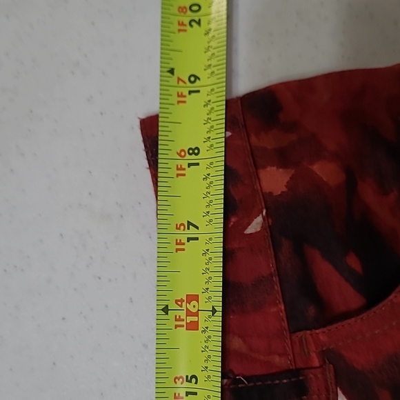 Chico's Red Pants covered in Roses size 3 (16) - Picture 4 of 8